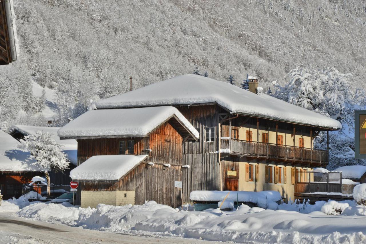 Appartement 6 Pers 70 M² Dans Chalet Chez Marie Montriond Luaran gambar